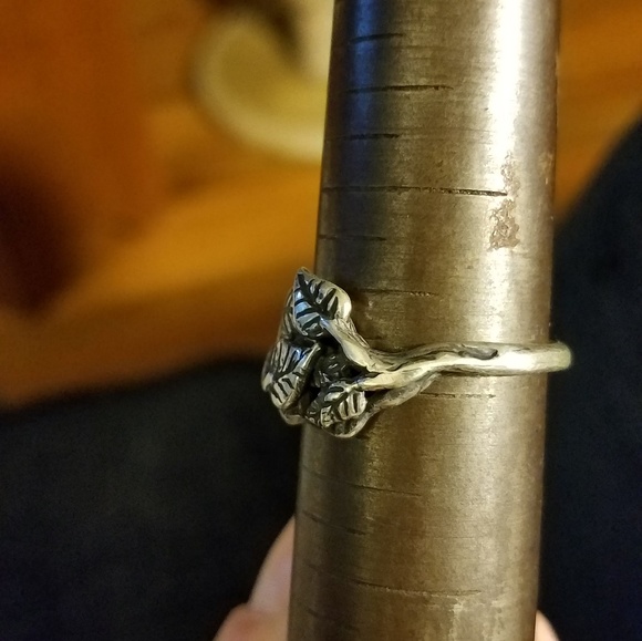 Sterling Silver grapeleaf ring - Picture 2 of 3